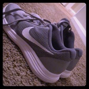 Nike Revolution 3